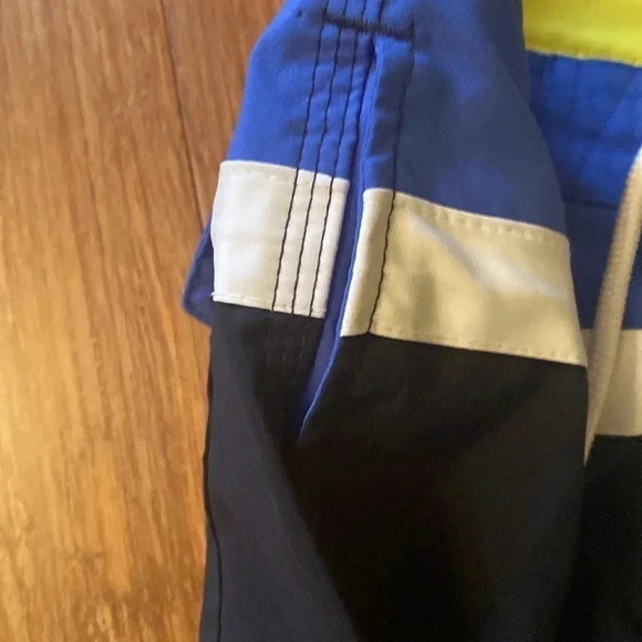 Abercrombie & Fitch men’s swim trunks - size 29 stretch - great condition - Picture 3 of 6